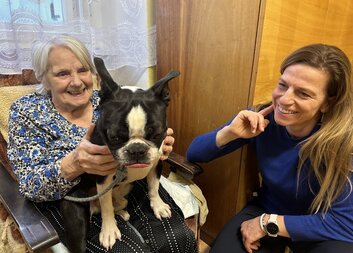 Dobrovolníci a slavnostní večeře v Domově sv. Vavřince